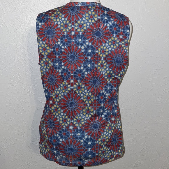 CHAPS Women’s Floral Pullover Size XL Red White Blue Yellow Ruffle V Neck - Picture 4 of 7